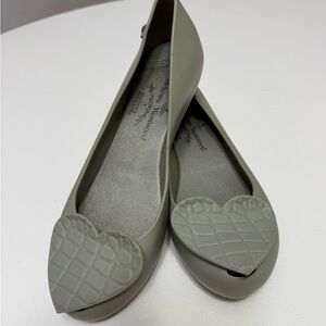 MELISSA - Vivienne Westwood Green Heart Embellished Flats